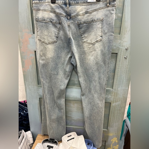 Tinseltown Hi-Rise Flare Jeans - Picture 2 of 5